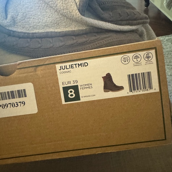 Kamik hiking boots - Picture 3 of 3